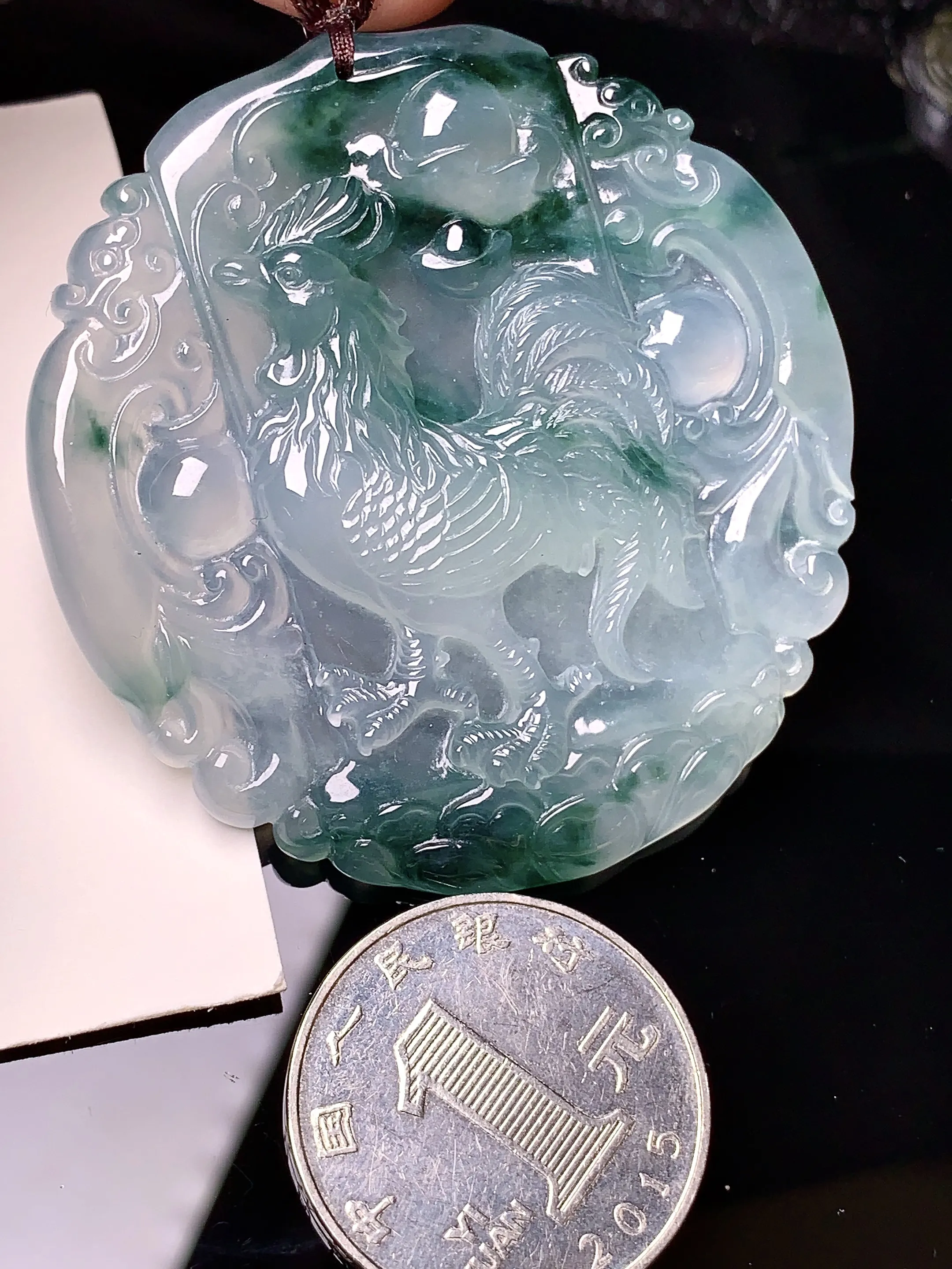 飘绿生肖鸡吊坠 玉质细腻 色泽艳丽 整体尺寸53.8*51.2*5