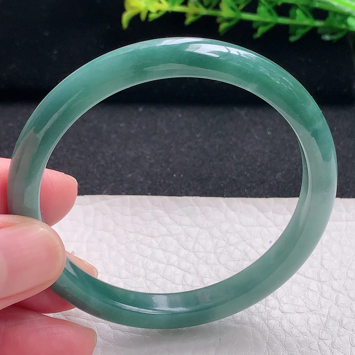 ll小圈口53*7.6*6.2美人镯 天然翡翠a货清秀宽边玉手镯 玉手环