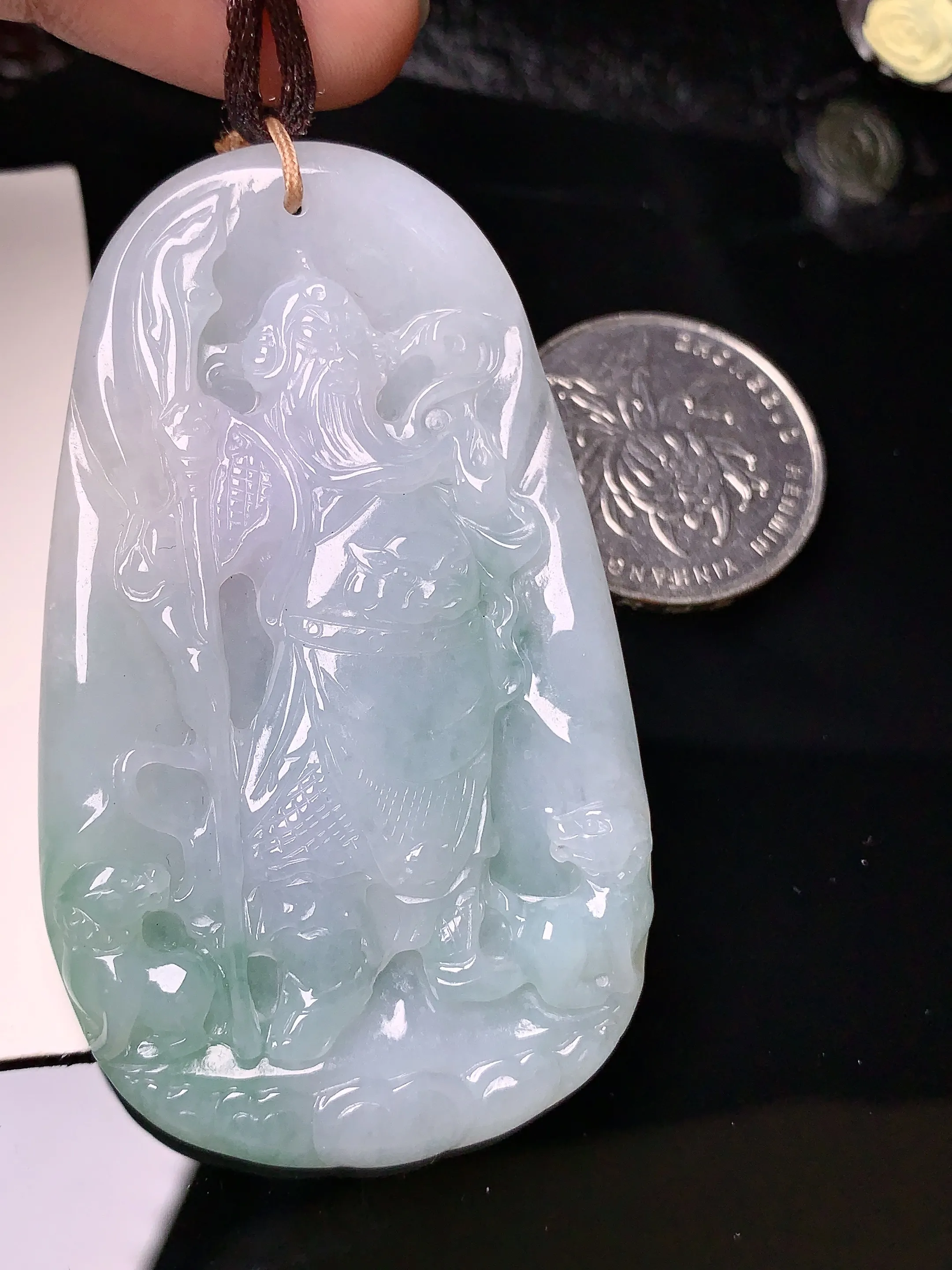 飘绿关公吊坠 玉质细腻 色泽艳丽 整体尺寸63.2*37.5*5.7