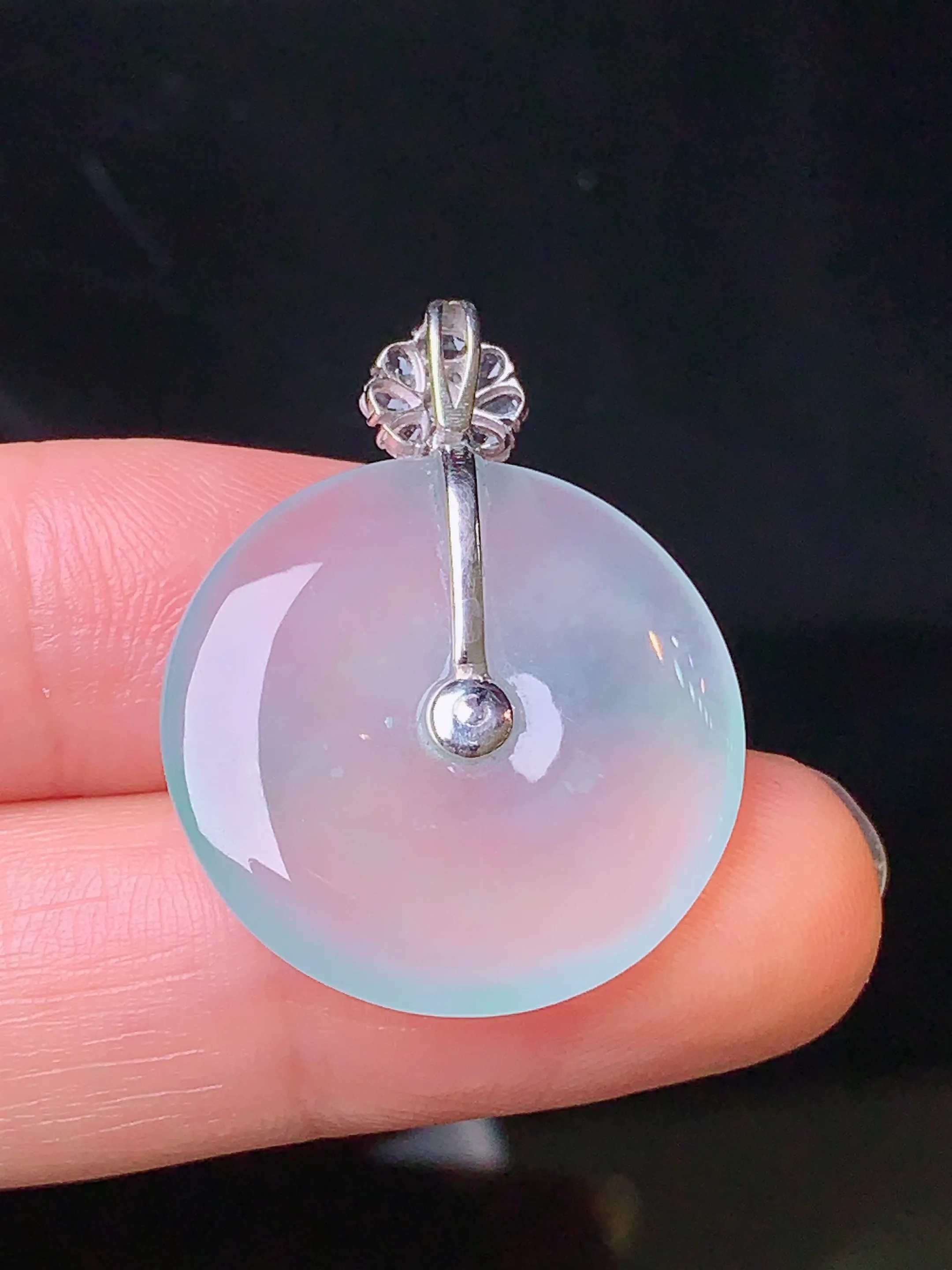 18k金钻镶嵌冰种平安扣吊坠 玉质细腻 色泽艳丽 整体尺寸29.7*22.7*4