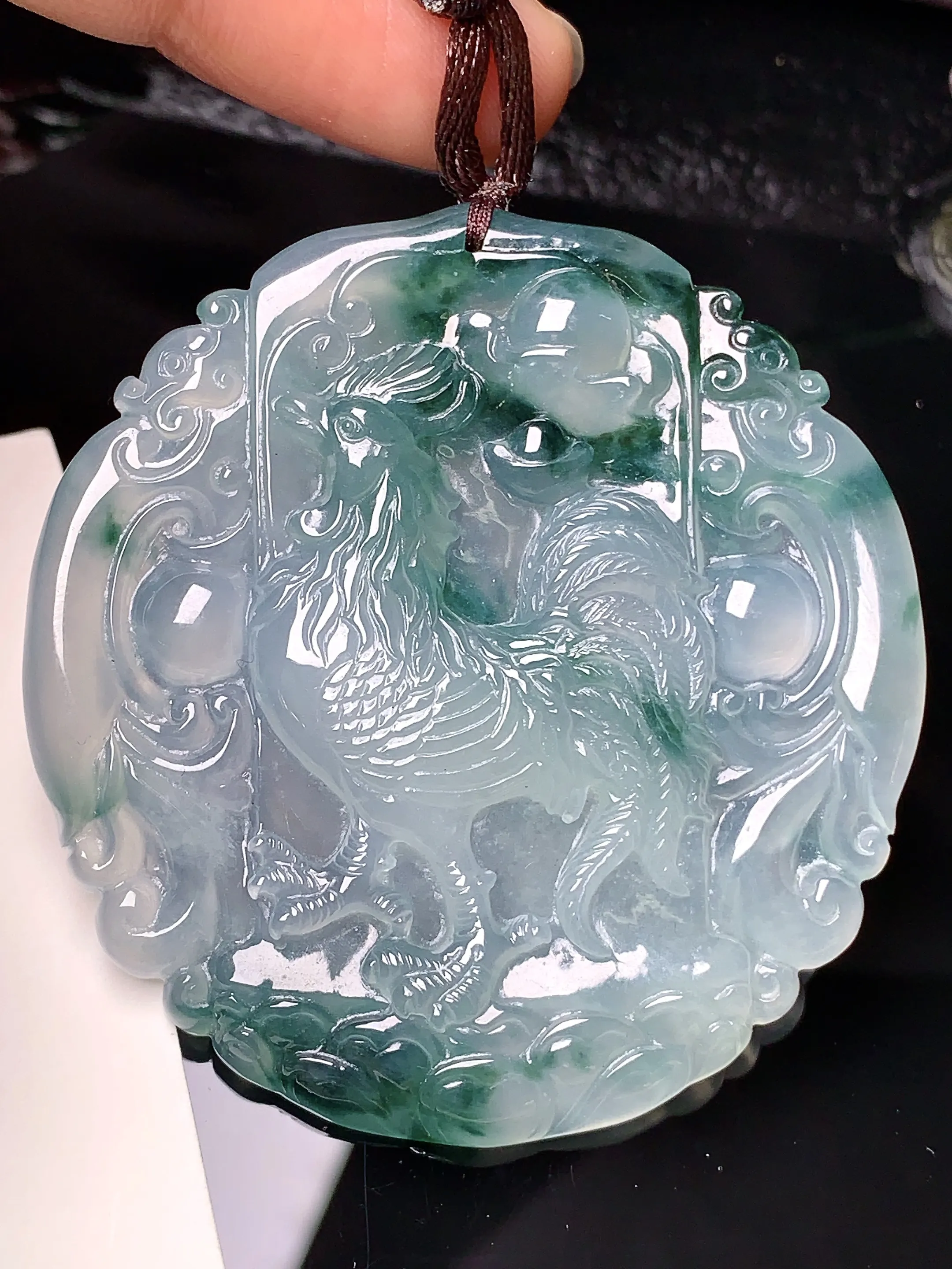 飘绿生肖鸡吊坠 玉质细腻 色泽艳丽 整体尺寸53.8*51.2*5