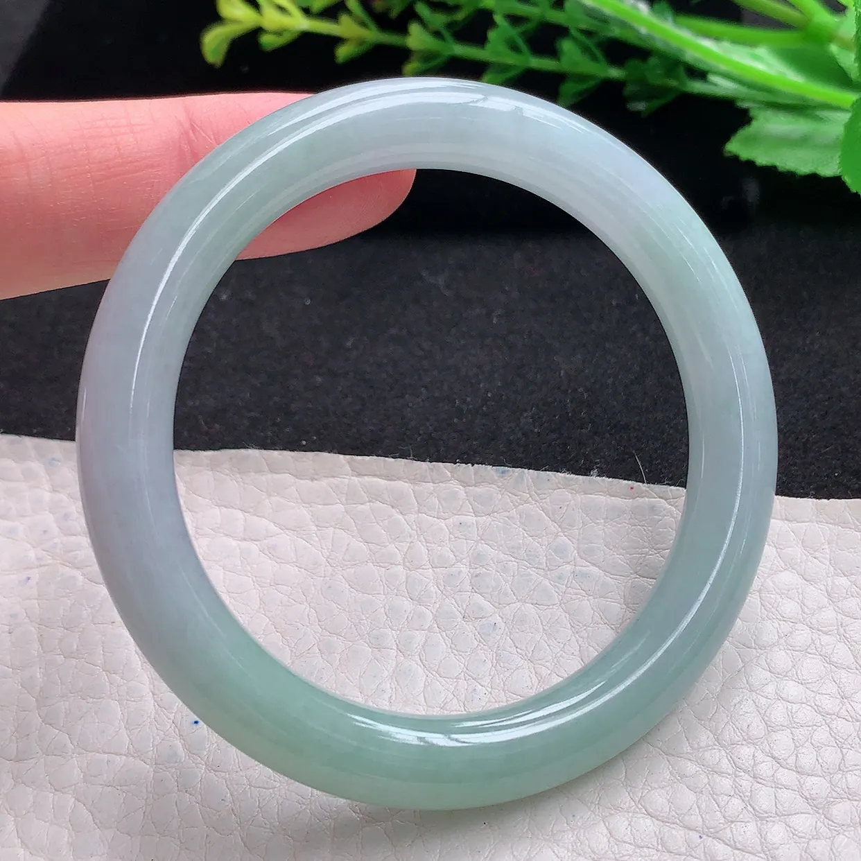 n小圈口52.5*8.6*8.5美人镯 缅甸翡翠a货清秀圆条玉手镯 叮当镯