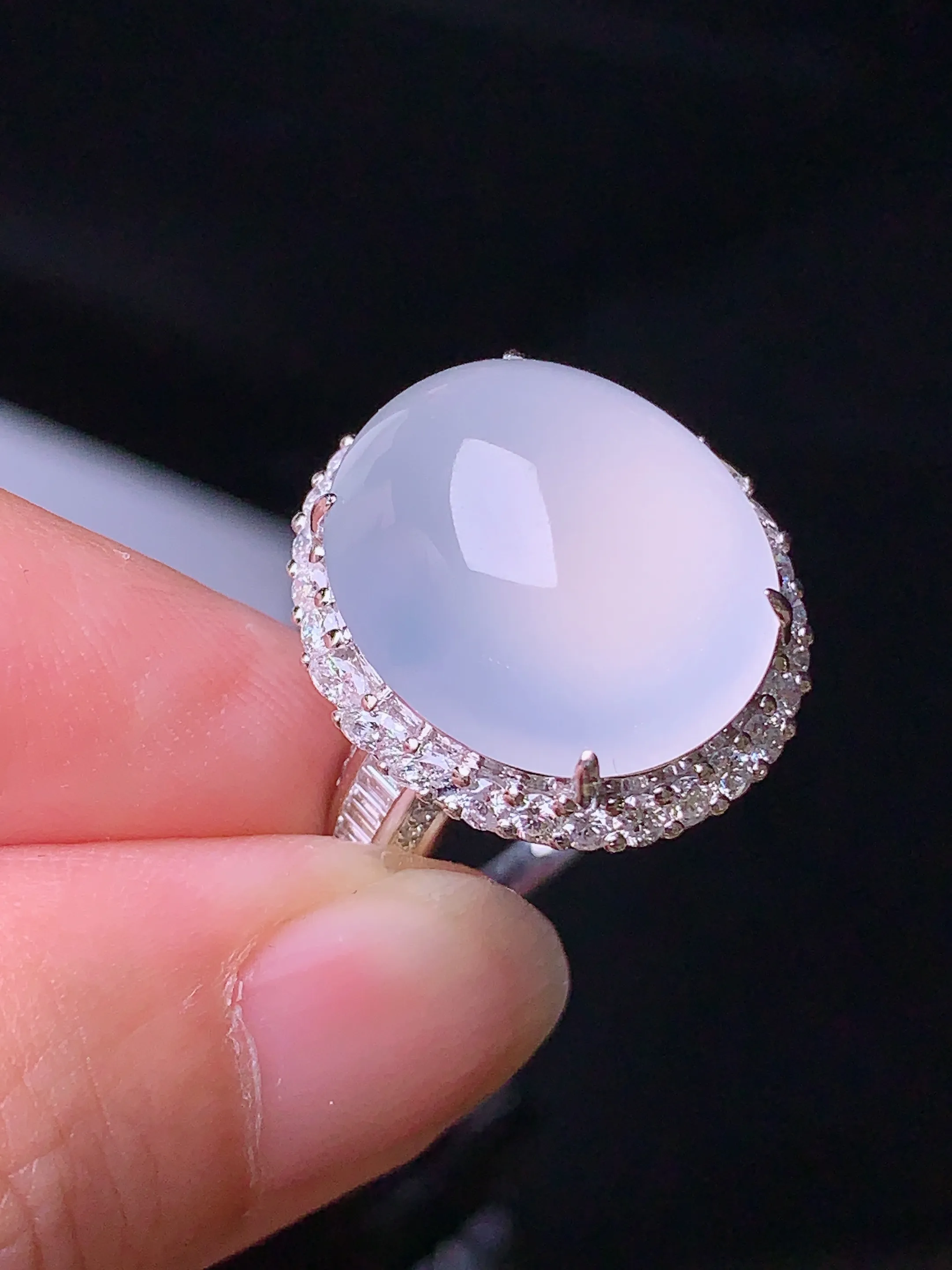 18k金钻镶嵌冰种蛋面戒指  玉质细腻 色泽艳丽 圈口15.5 整体尺寸19.7*17.5*11.8