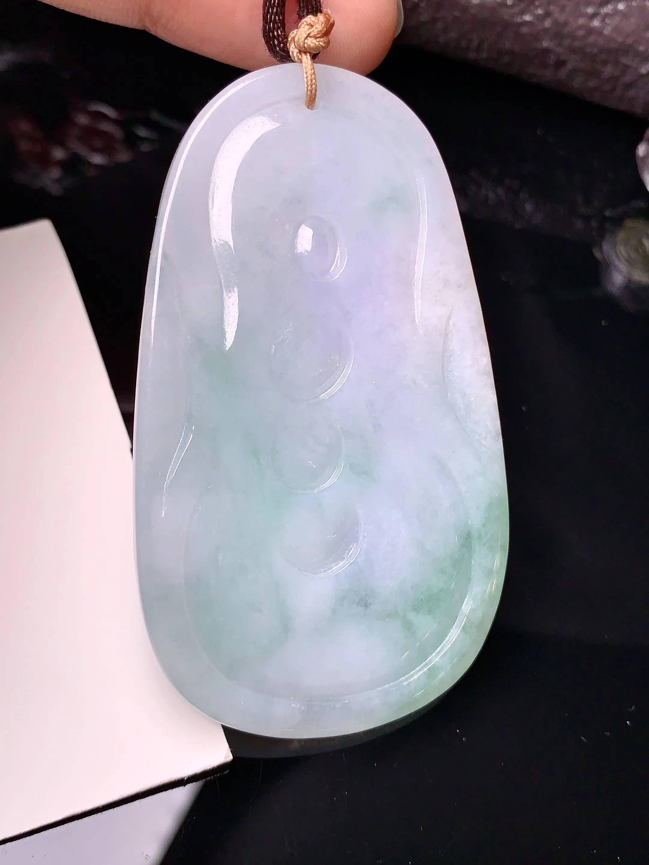 飘绿关公吊坠 玉质细腻 色泽艳丽 整体尺寸63.2*37.5*5.7