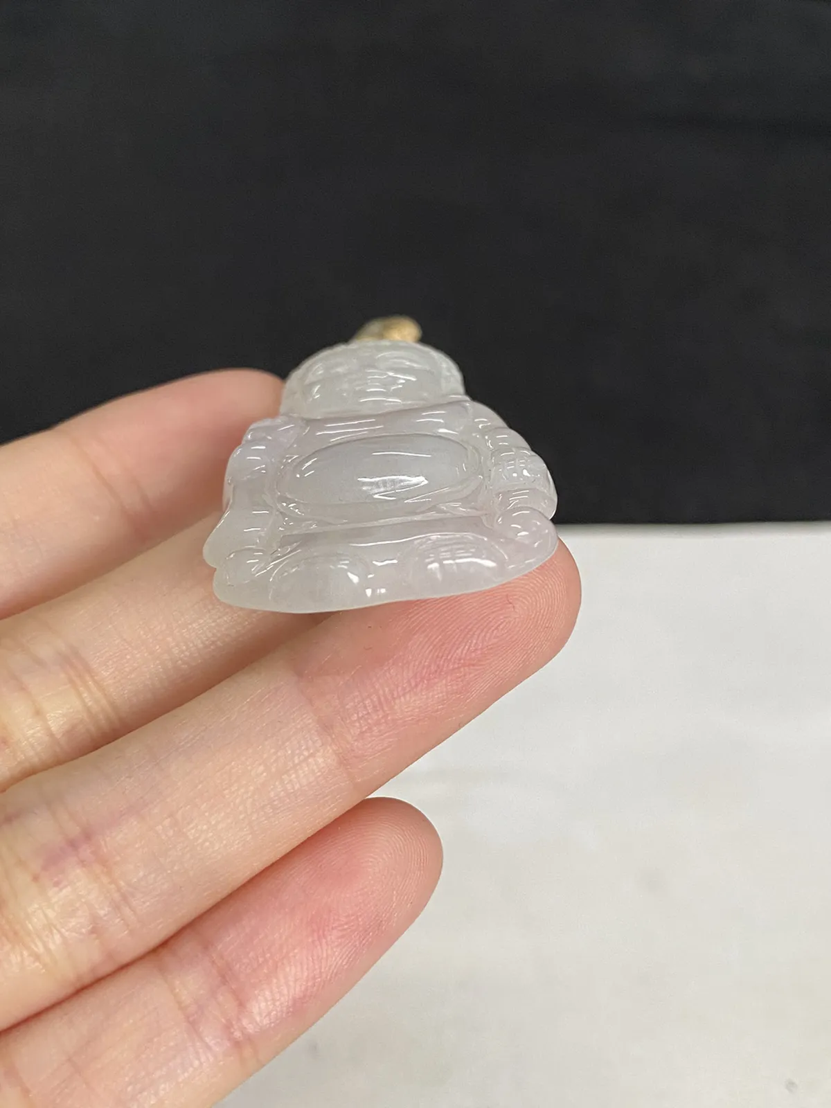 冰种冰糯种，白色翡翠佛公吊坠，10.76克