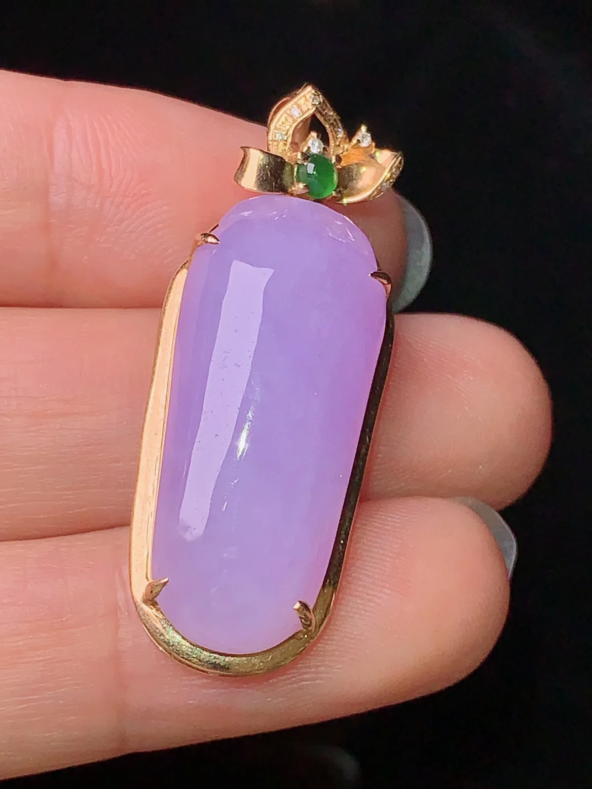 18k金钻镶嵌紫罗兰福瓜吊坠 玉质细腻 色泽艳丽 整体尺寸36.5*14*8.5