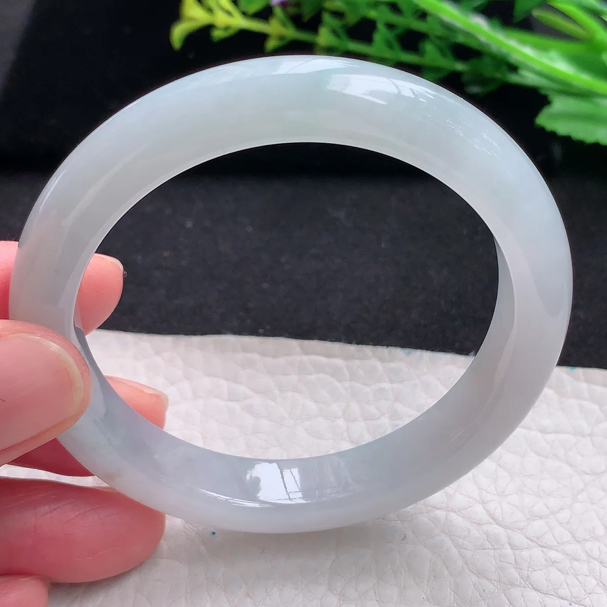 n自然光55*10.7*8.5平安镯 天然翡翠a货冰胶白月光宽边玉手镯 玉手环