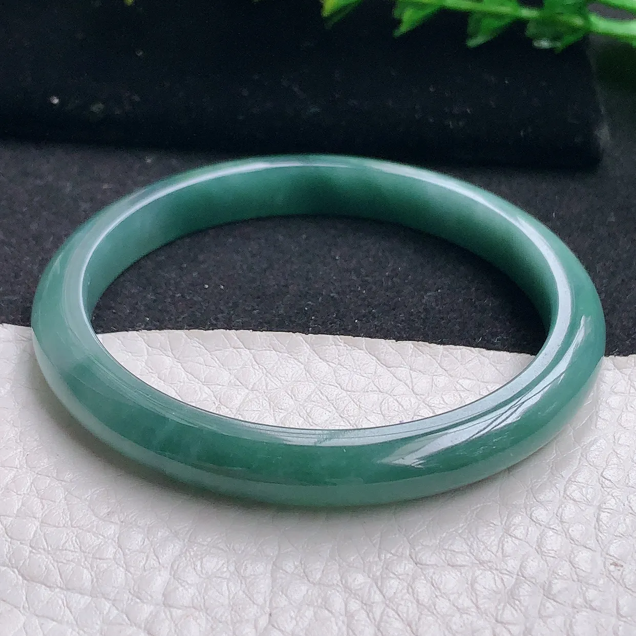 ll小圈口53*7.6*6.2美人镯 天然翡翠a货清秀宽边玉手镯 玉手环