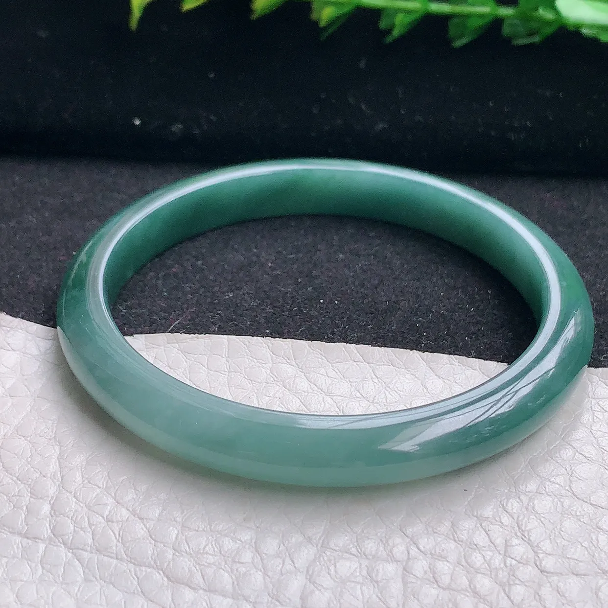 ll小圈口53*7.6*6.2美人镯 天然翡翠a货清秀宽边玉手镯 玉手环