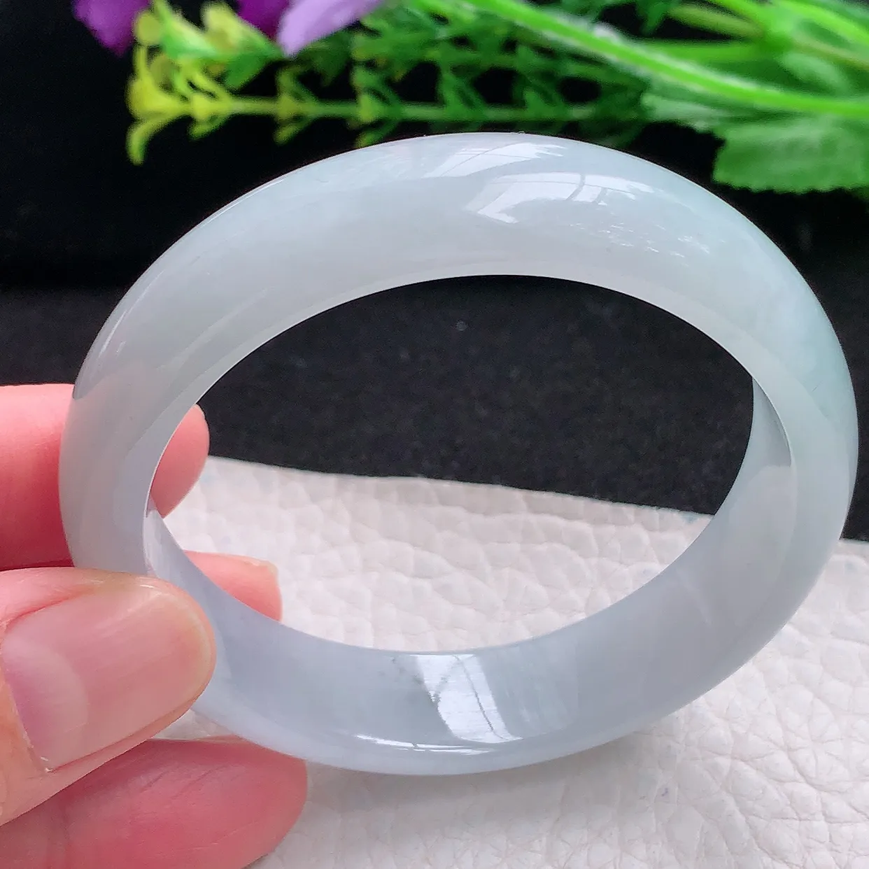 js自然光58*53*13.6*7贵妃镯 天然缅甸翡翠a货冰飘花蛋形玉手镯 玉手环