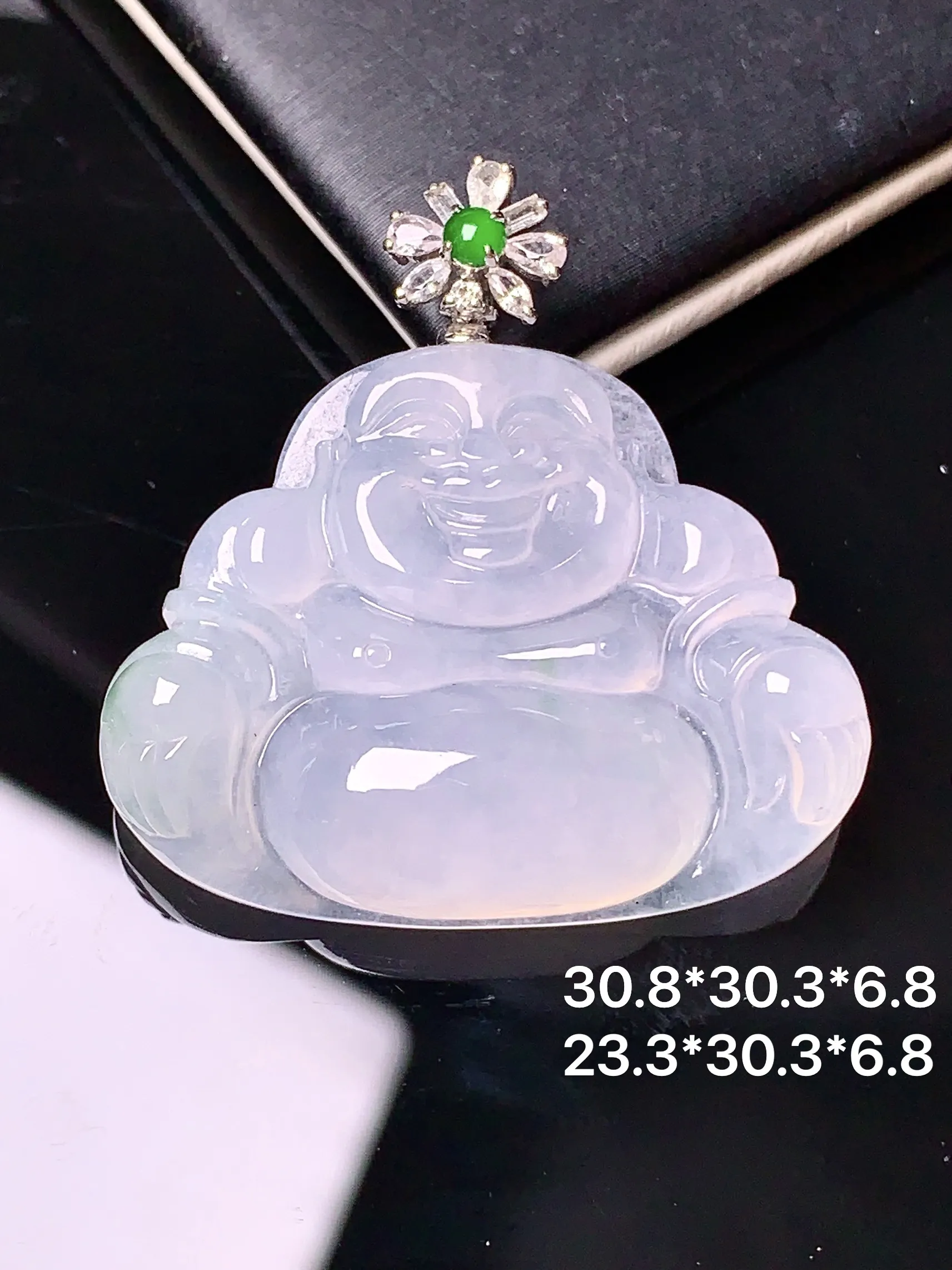 18k金钻镶嵌冰种佛公吊坠 玉质细腻 色泽艳丽 整体尺寸30.8*30.3*6.8