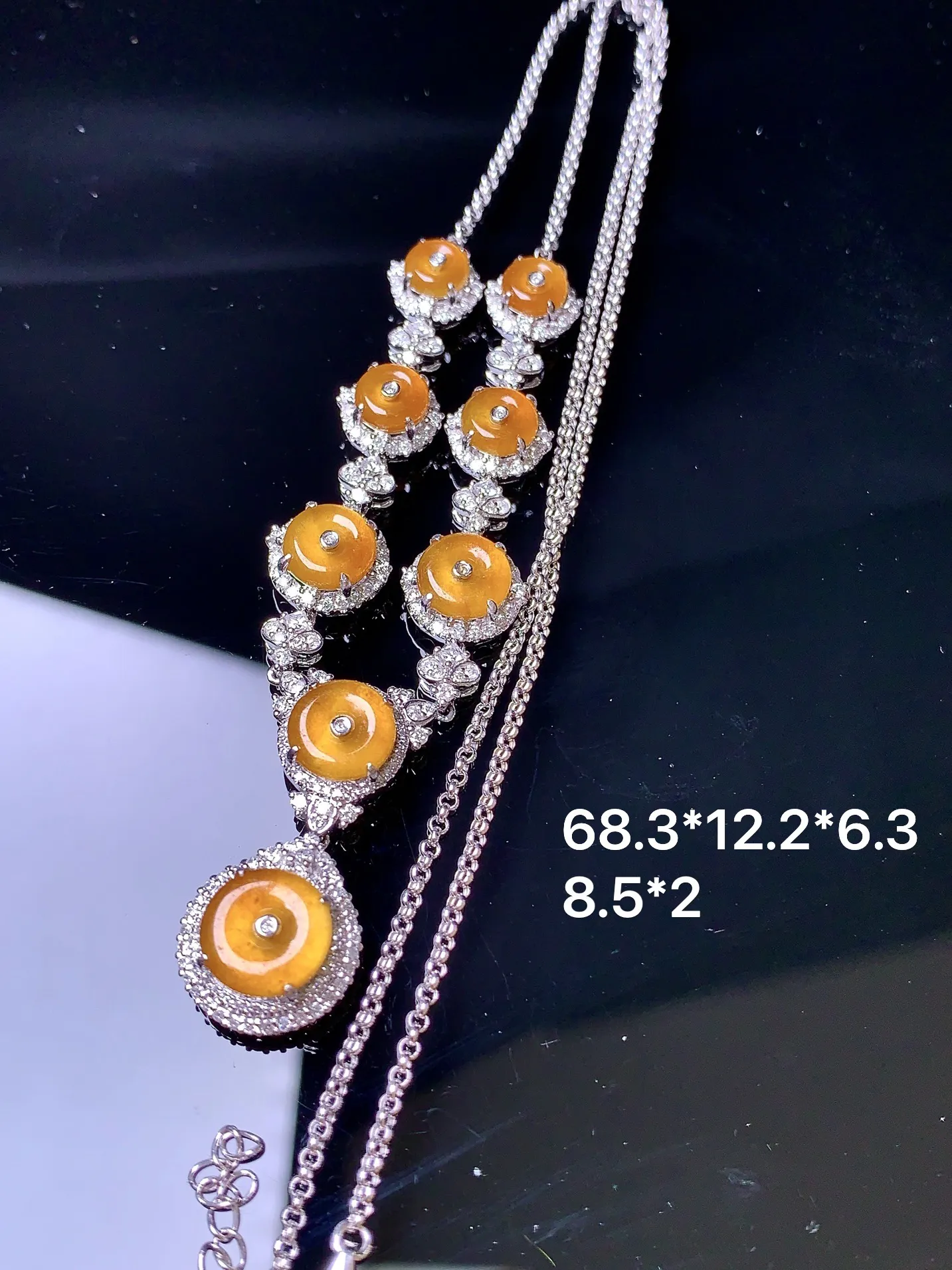 18k金钻镶嵌黄翡平安扣吊坠 玉质细腻 色泽艳丽 整体尺寸68.3*12.2*6.3