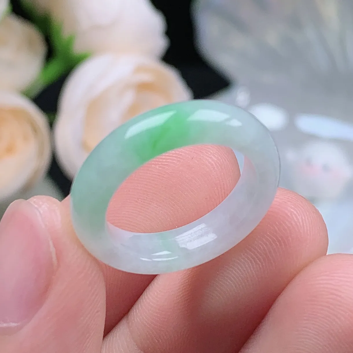 缅甸翡翠老坑种翡翠水润飘绿戒指玉指环  水润通透 尺寸：16.2-4.6-3.6mm 12号圈口1S