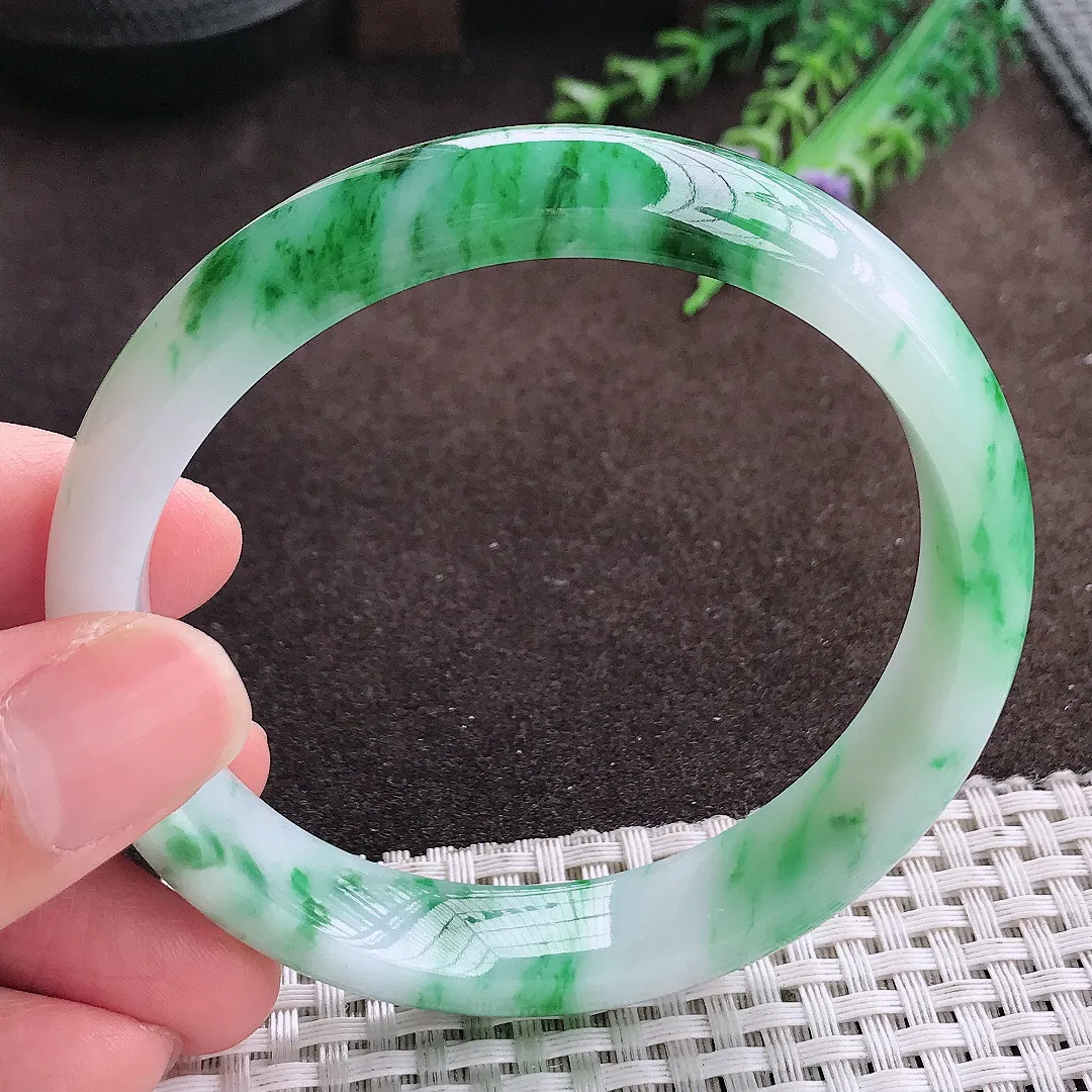 自然光61/12.8/7.8老坑精美冰润辣绿大圈口手镯宽边翡翠玉镯美人镯