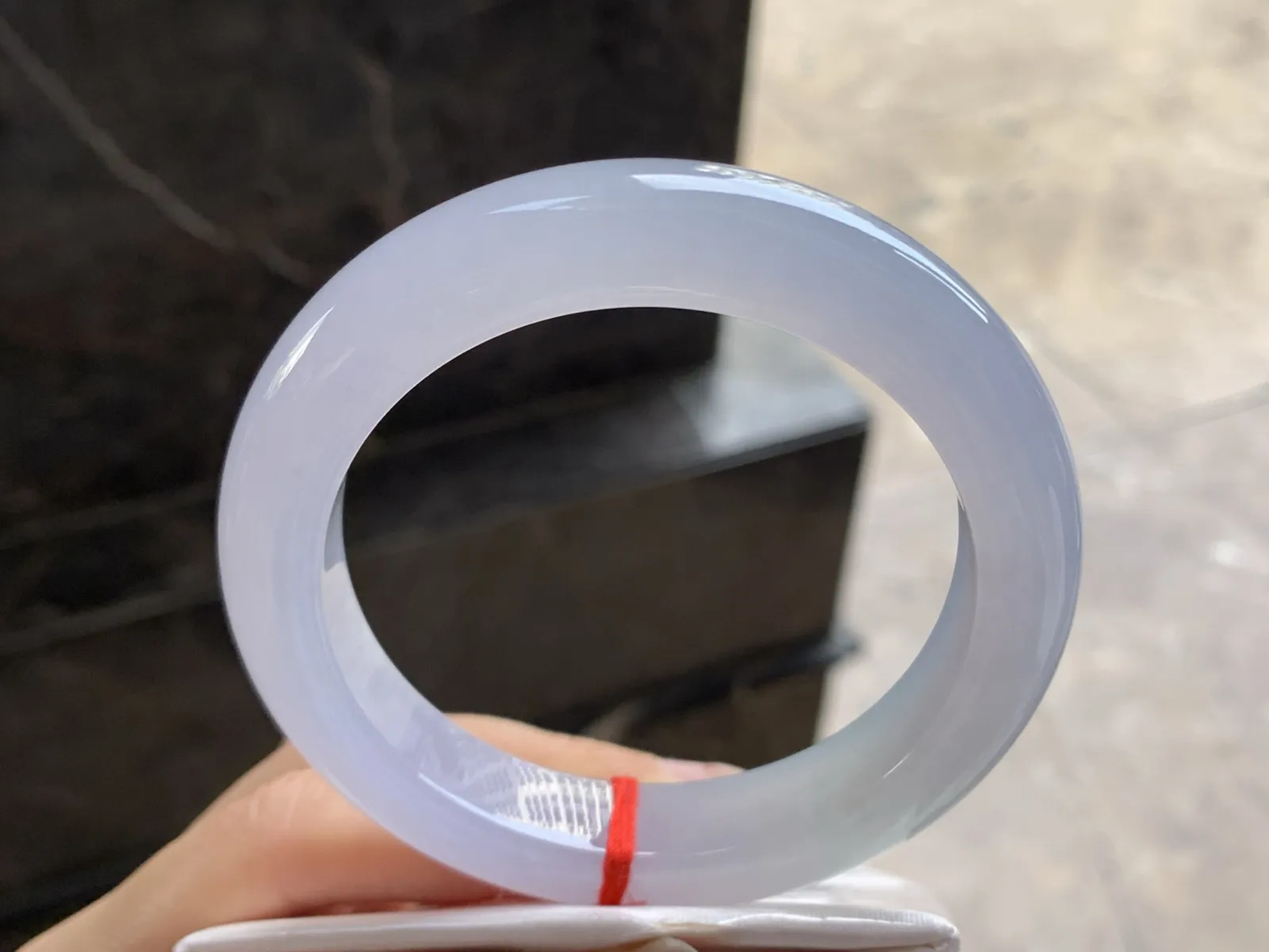 58.5-12.8-10.2

冰紫手镯^_^玉质温润 颜色均匀