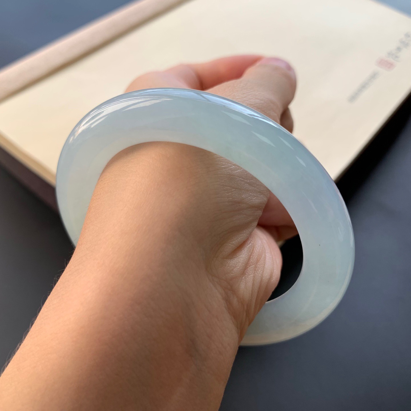 55圈口冰种圆条手镯 尺寸：55-10.8-11，无纹裂，水润起胶，条形饱满