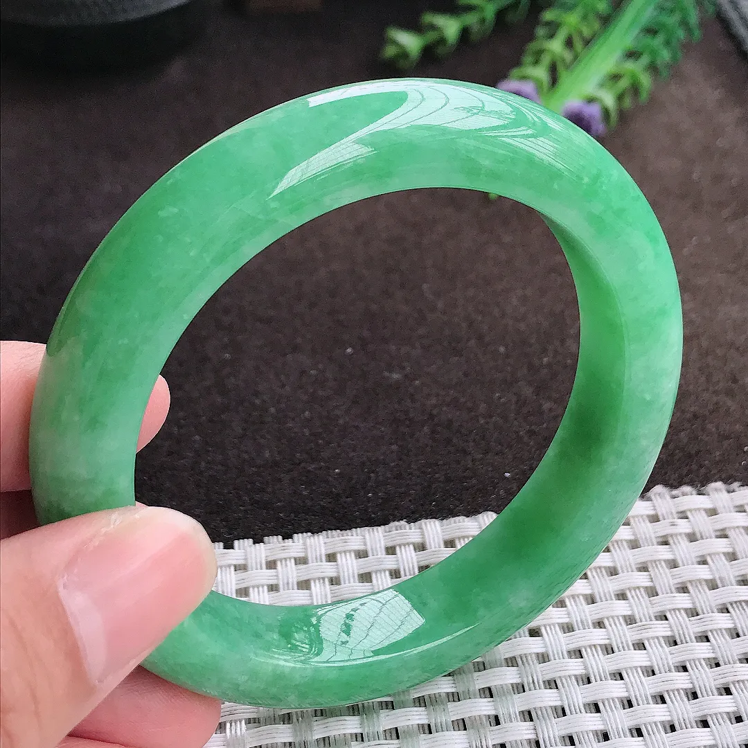 自然光57.8/12.6/9.5老坑精美温润满绿手镯宽边翡翠玉镯美人镯
