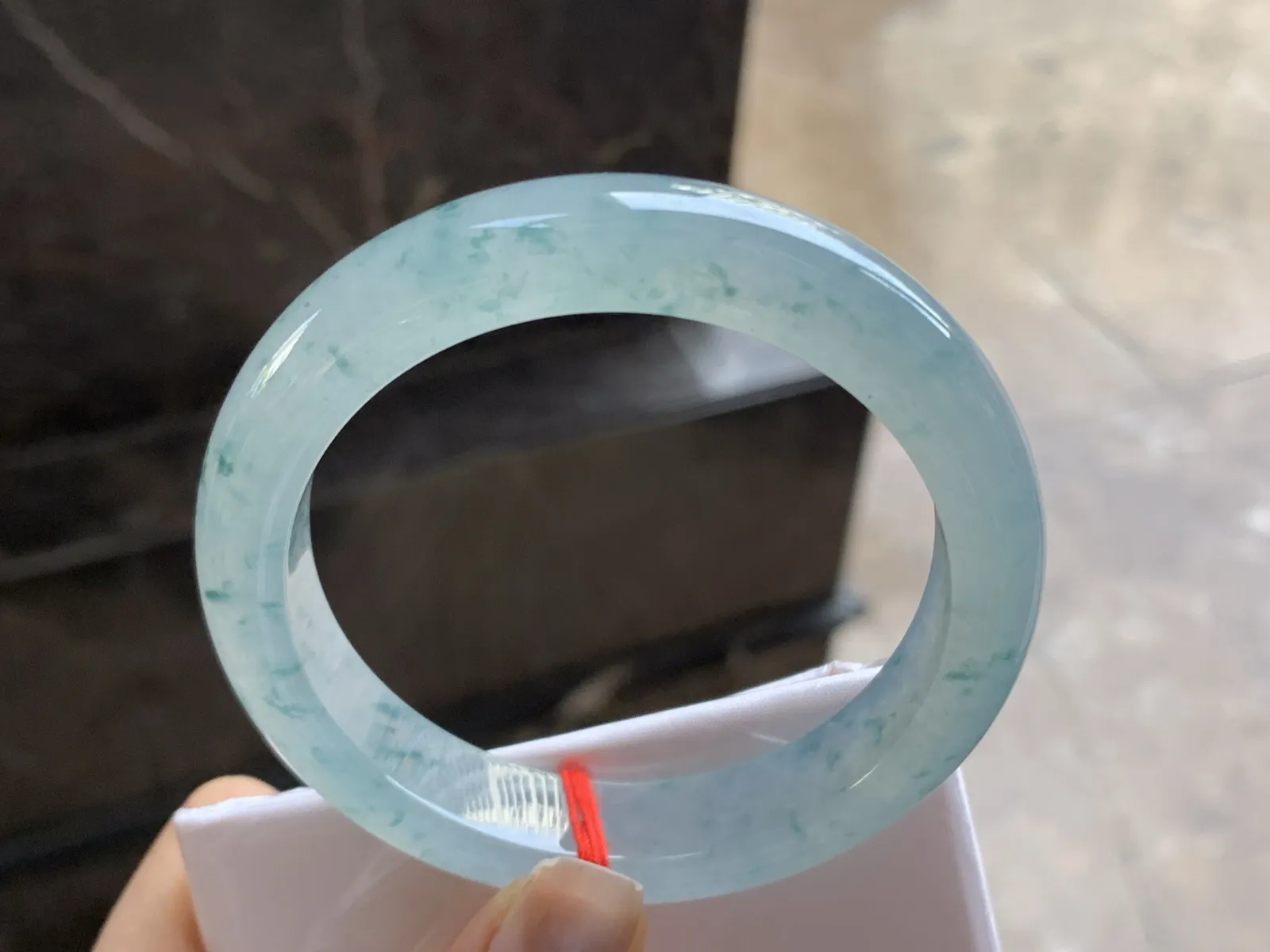 54.5-12.3-8.3

冰蓝花手镯^_^冰透 飘花灵韵