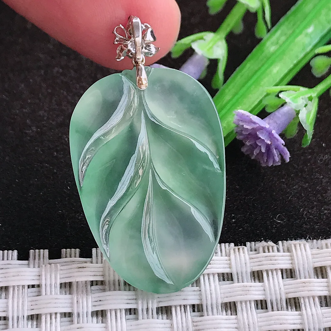 自然光29/19.5/4老坑18k金镶嵌冰种甜绿叶子吊坠翡翠玉坠挂件百搭