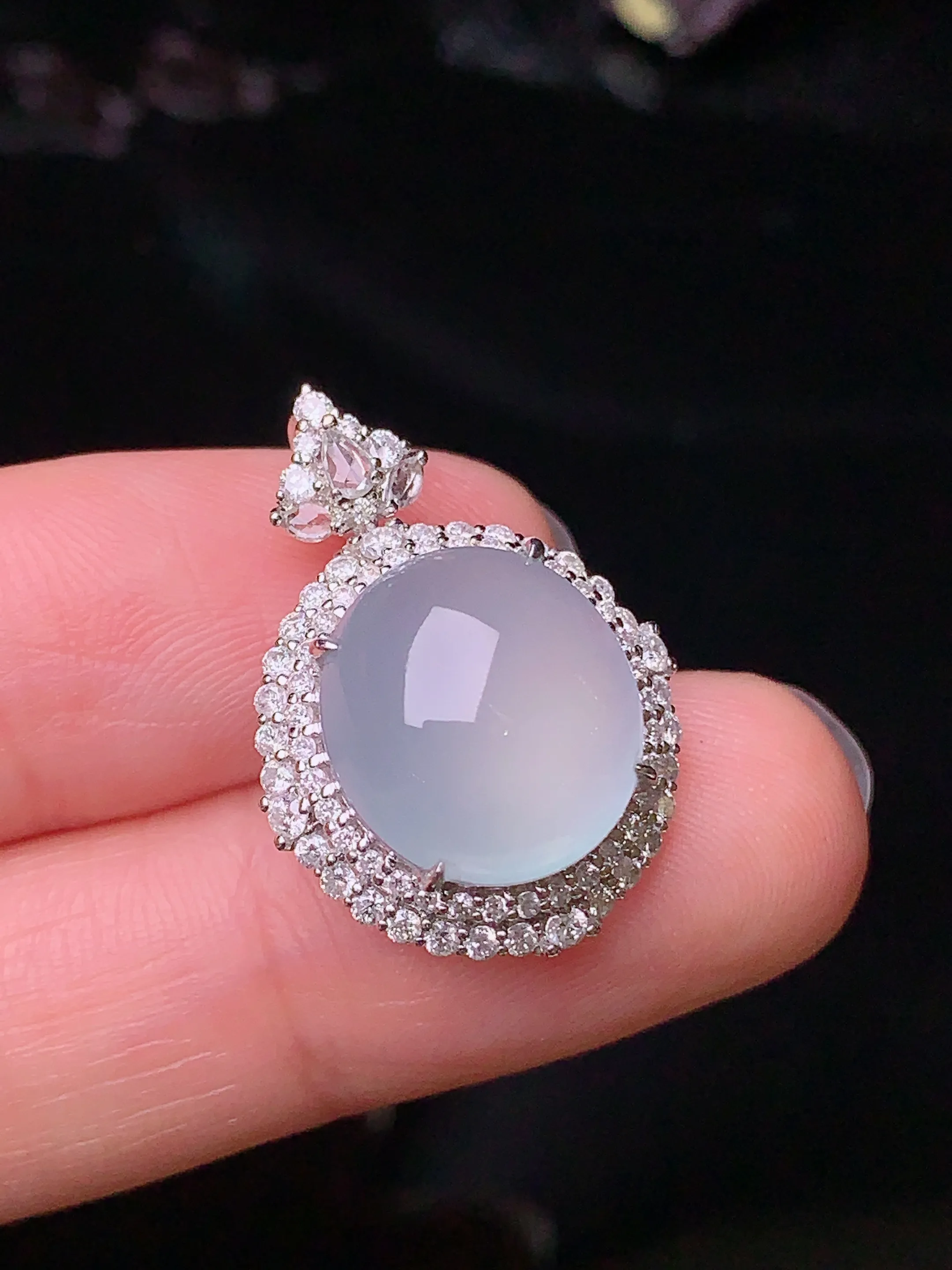 18k金钻镶嵌冰种蛋面两用款吊坠 玉质细腻 色泽艳丽 圈口14 整体尺寸23.7*16.6*13.2