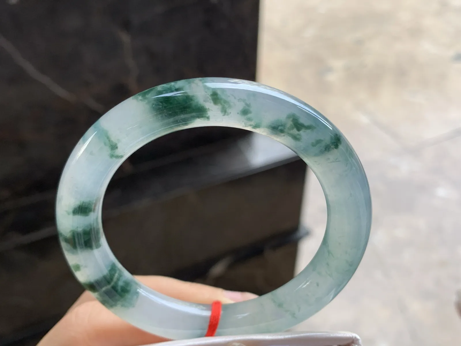 56-10.6

冰蓝花圆条手镯^_^冰透 飘花浓郁