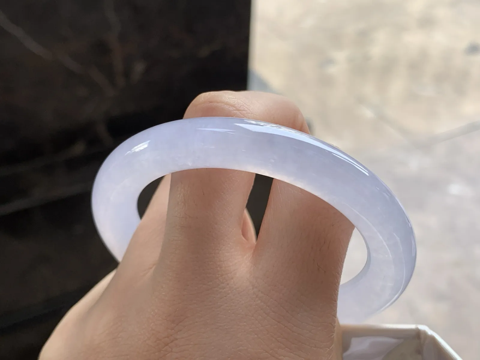 54.5-12.3-8.3

冰蓝花手镯^_^冰透 飘花灵韵