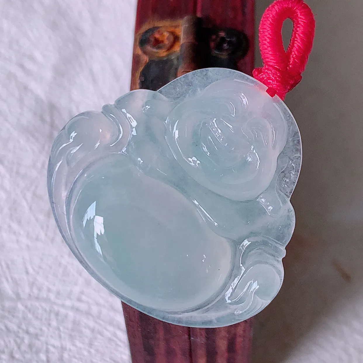 自然光实拍，冰飘花翡翠佛公吊坠，玉笑佛， 饱满开脸喜庆， 配戴优雅迷人！#03.31