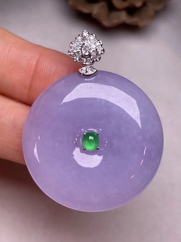 冰糯种紫罗兰平安扣吊坠、真金真钻镶嵌，种水好，玉质细腻 .裸石尺寸 31.6