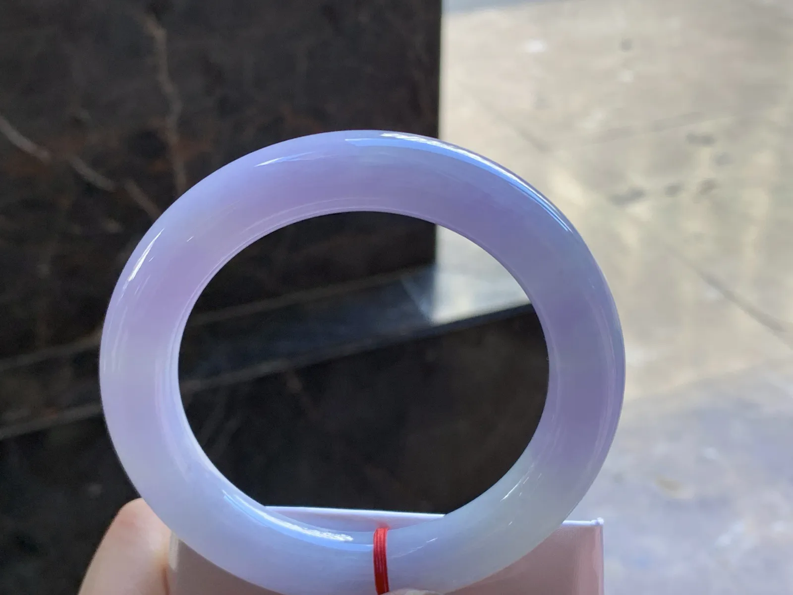 60-12

紫罗兰圆条手镯^_^颜色鲜艳 玉质温润