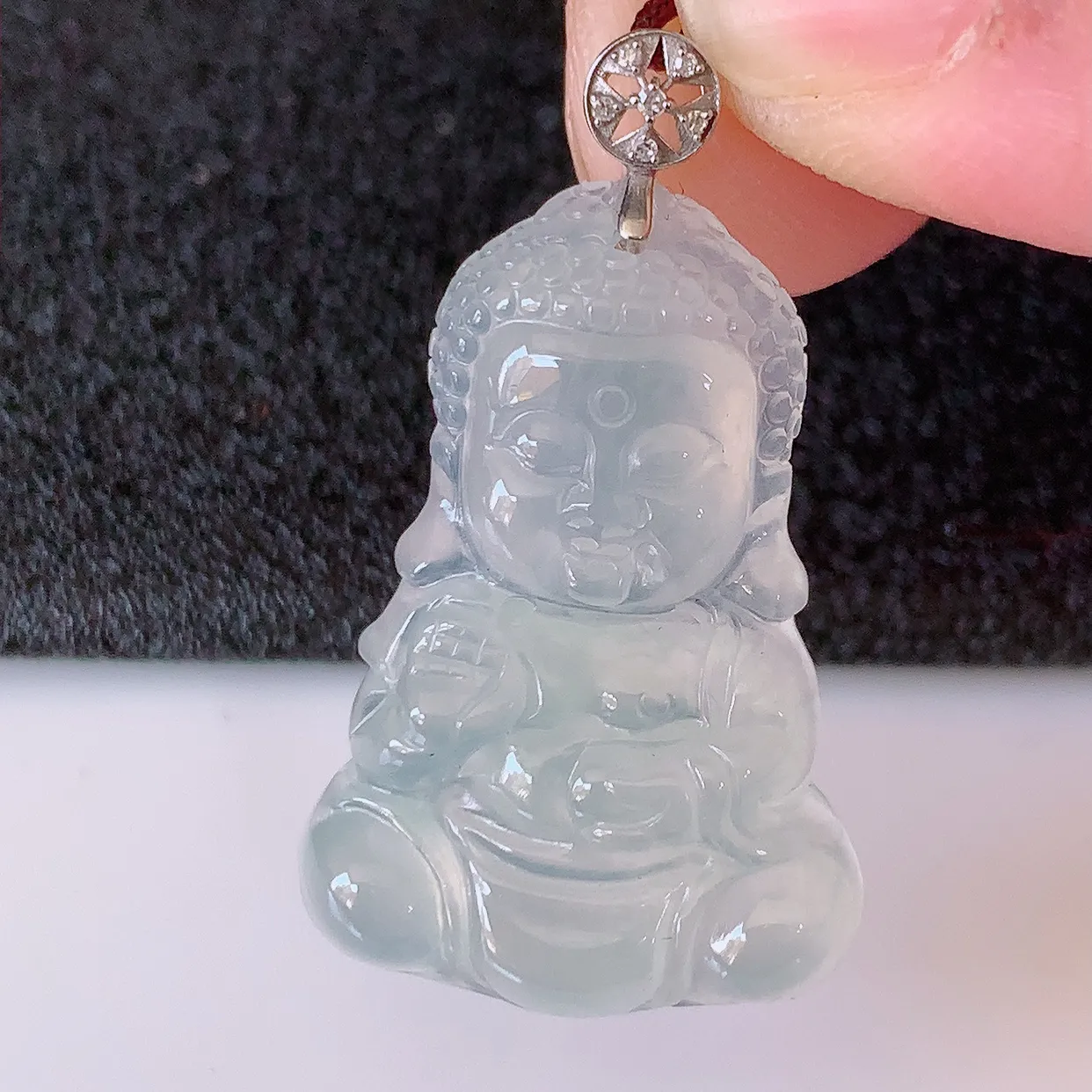18K金镶嵌冰种翡翠保平安宝宝佛吊坠，玉质莹润，佩戴佳品，#01.31整体33裸石27.5*19-5.2mm