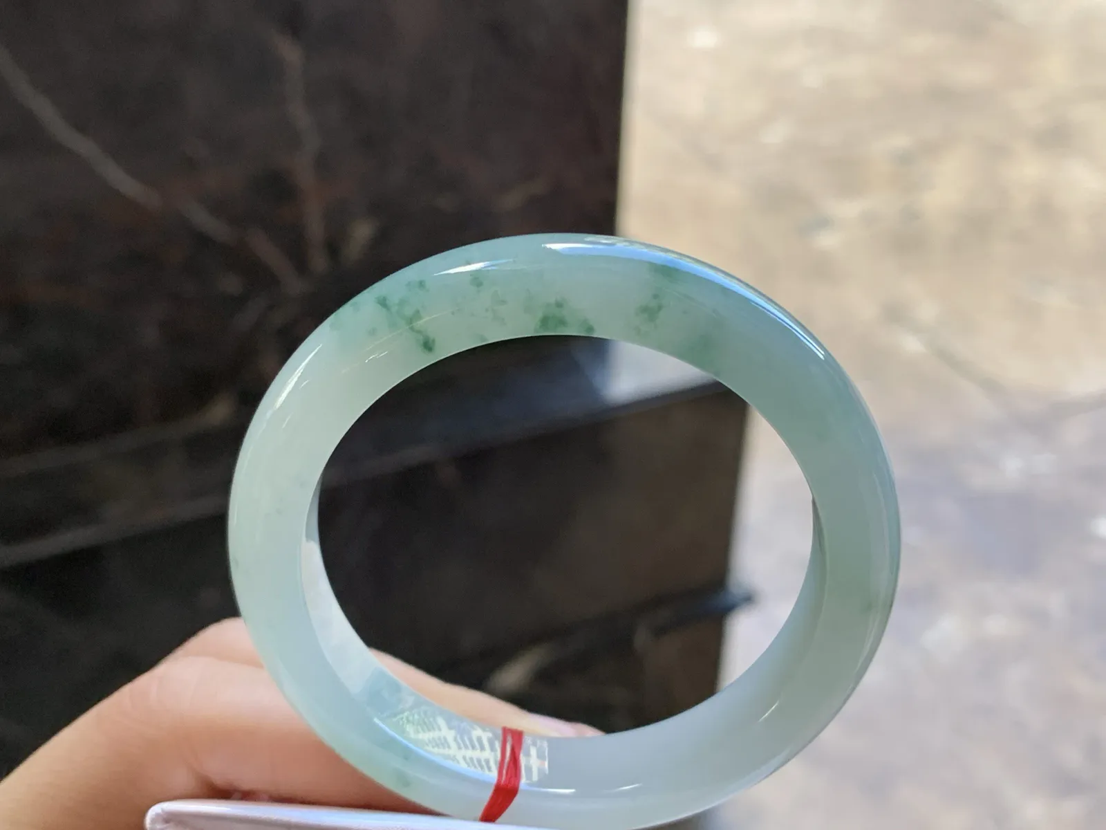 52-10.2-8.3

飘花手镯^_^玉质温润