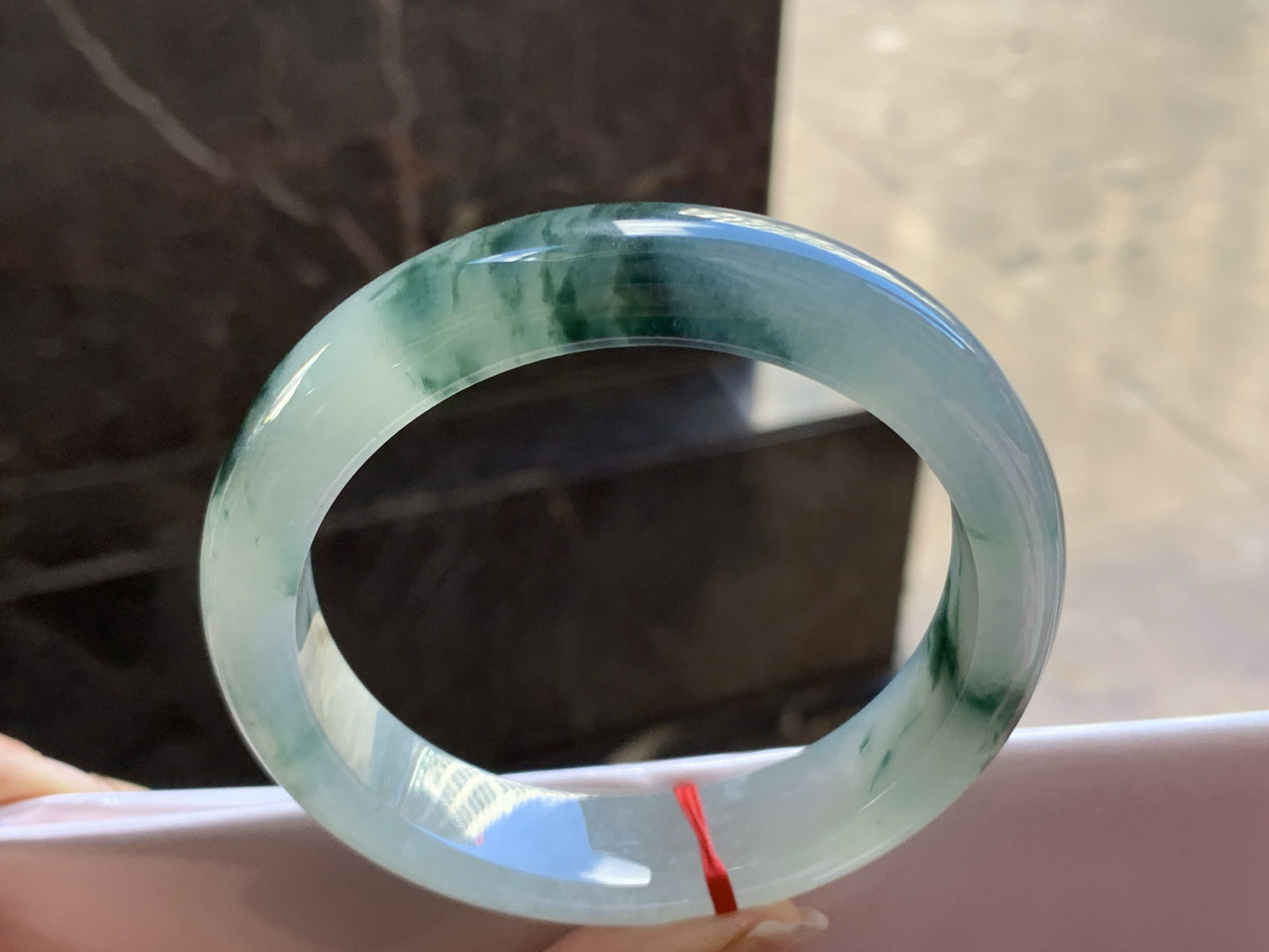 60-13.6-9.3

飘花大圈手镯^_^玉质温润