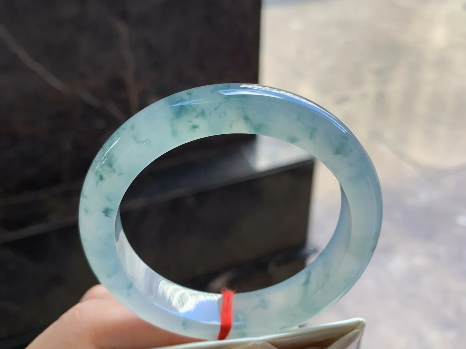 54-12.3-8.6

冰蓝花手镯^_^冰透 飘花灵韵