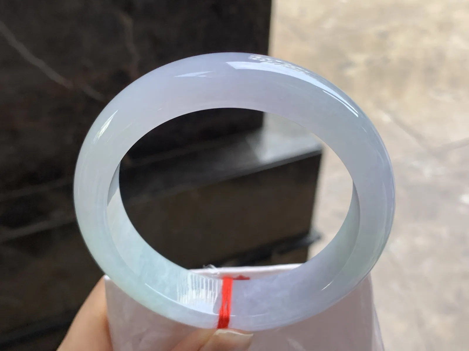 60-16.2-9.2

春带彩宽版手镯^_^玉质温润 厚实