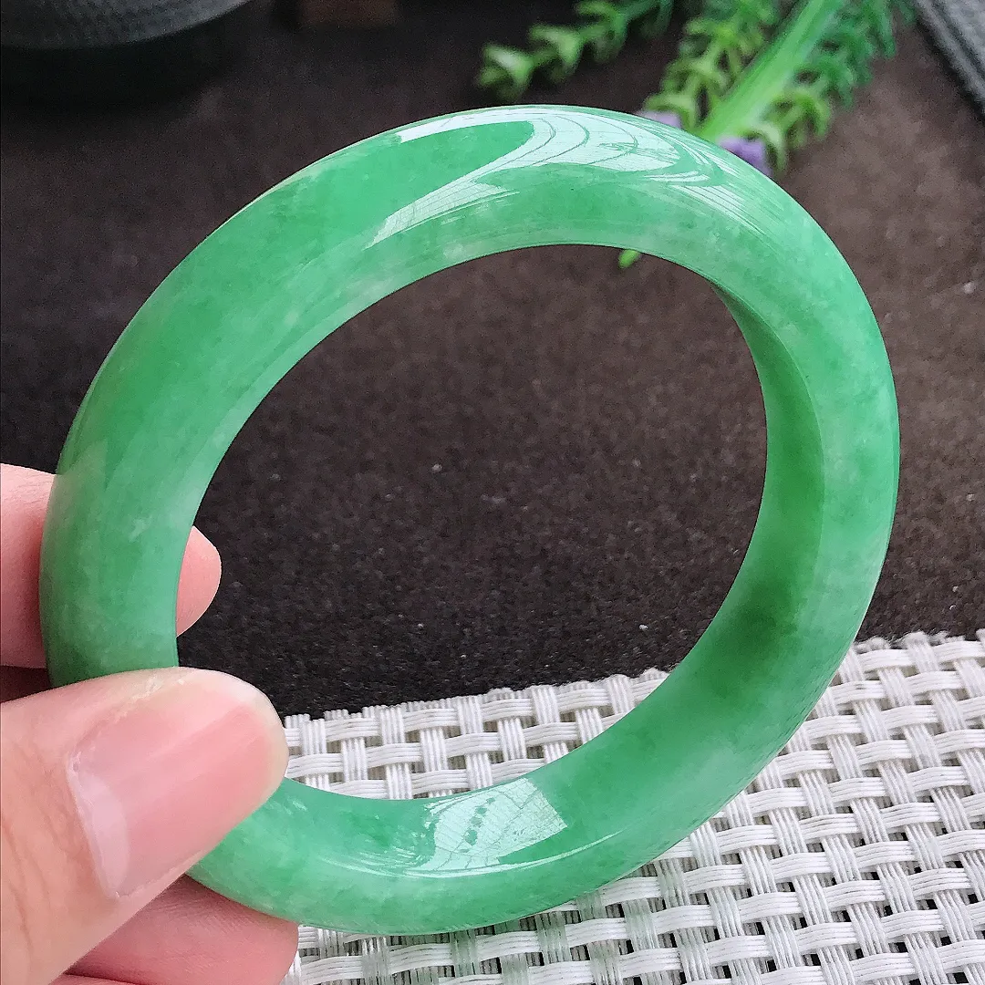 自然光57.8/12.6/9.5老坑精美温润满绿手镯宽边翡翠玉镯美人镯