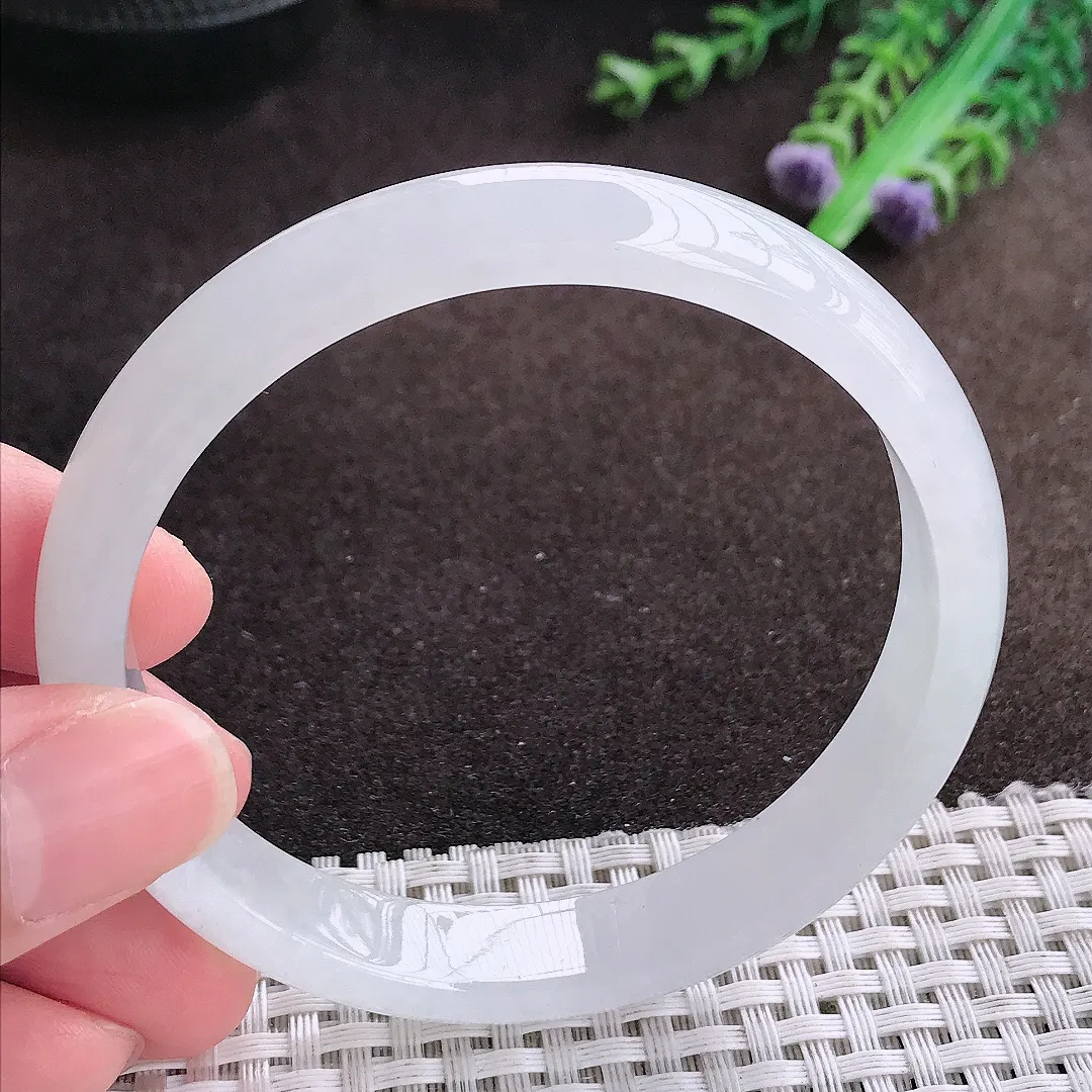 自然光60/11/6.3老坑秀气冰透白月光手镯宽边翡翠玉镯美人镯