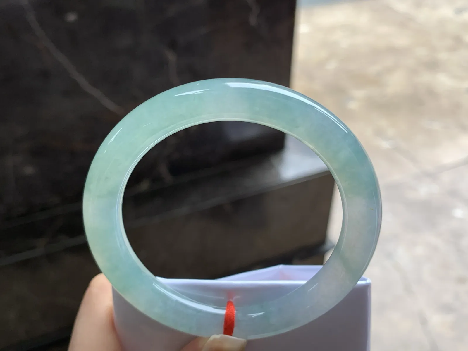 56-9.5

冰蓝圆条手镯^_^冰透