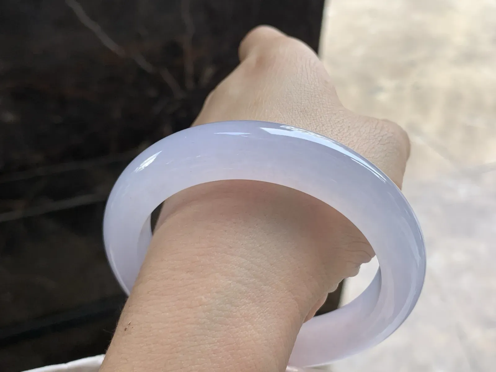 58.5-12.8-10.2

冰紫手镯^_^玉质温润 颜色均匀