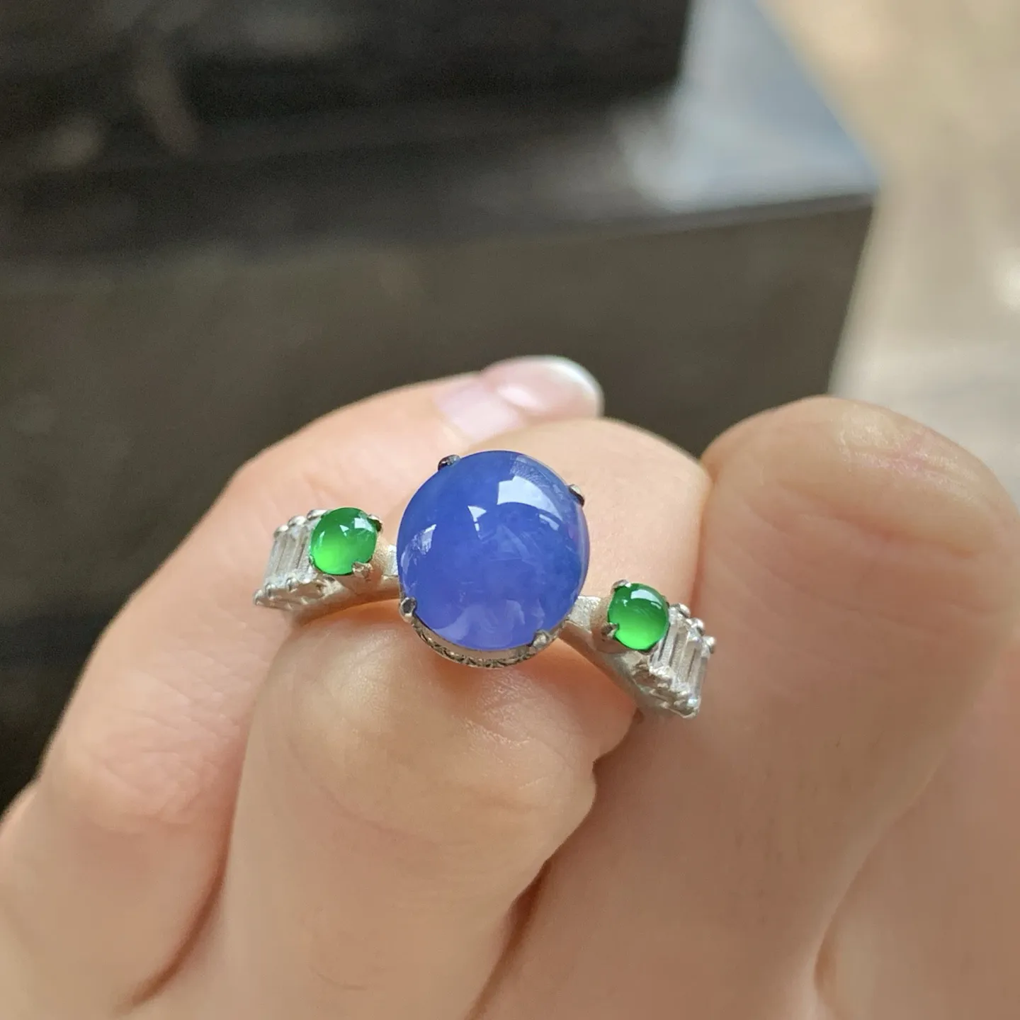 紫罗兰戒指^_^颜色浓郁 鲜艳 铜拖