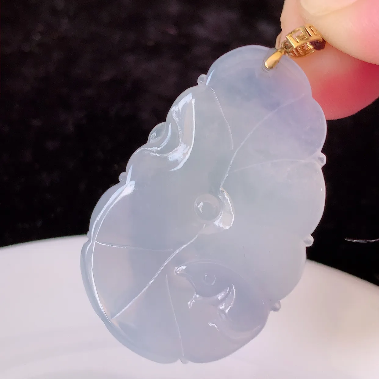 18K金镶嵌冰种紫罗兰翡翠荷叶鱼、和和美美玉坠，财源广进，自然隐逸、 荷本是素不着尘之物， 有和美之寓意。#41.3