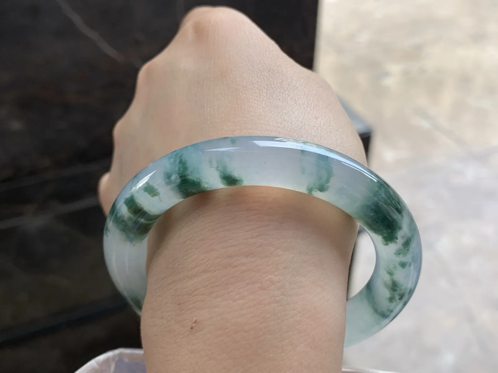 56-10.6

冰蓝花圆条手镯^_^冰透 飘花浓郁