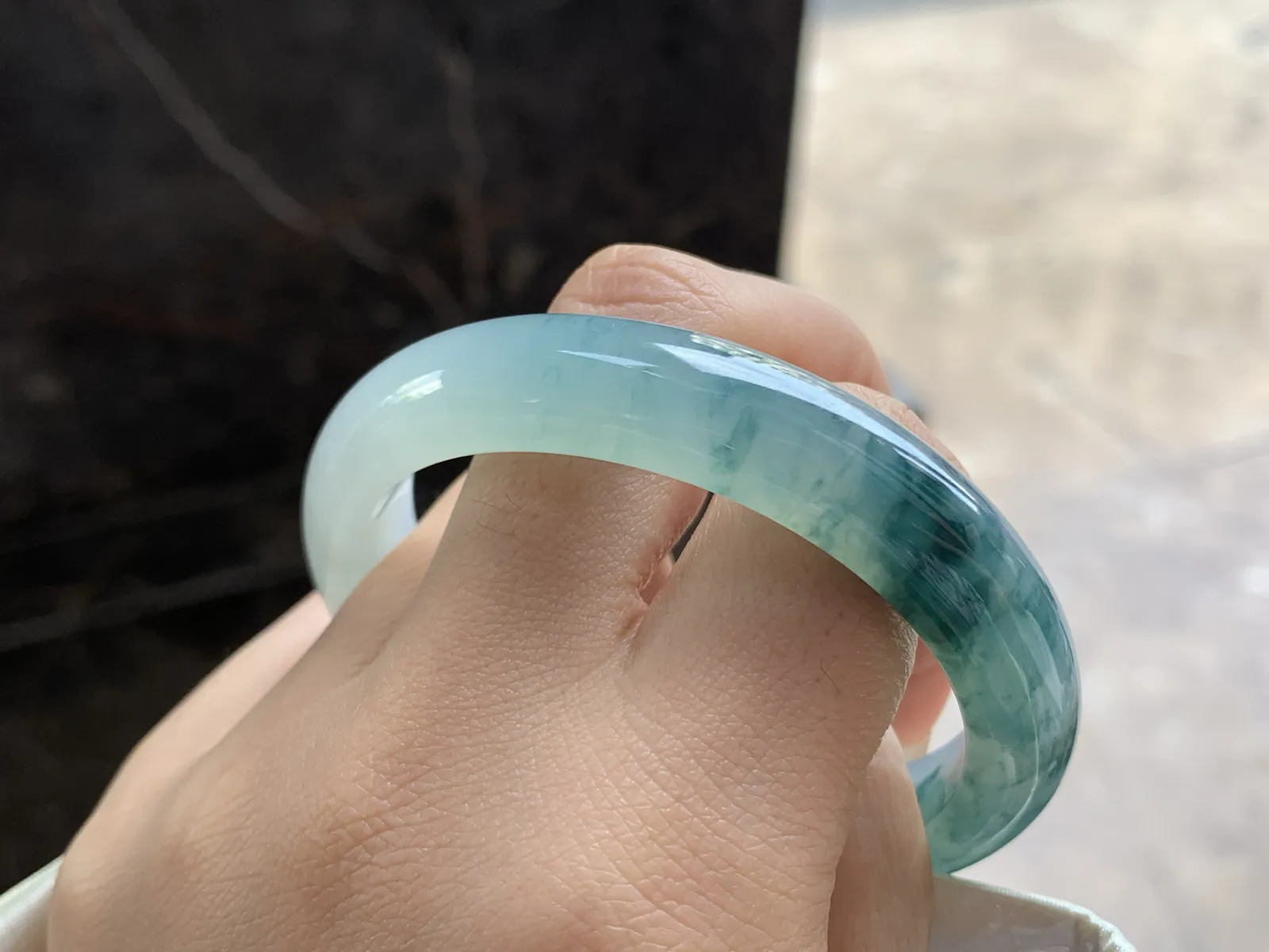 53.3-11.5-7.9

冰蓝花贵妃手镯^_^正圈50 51可以带