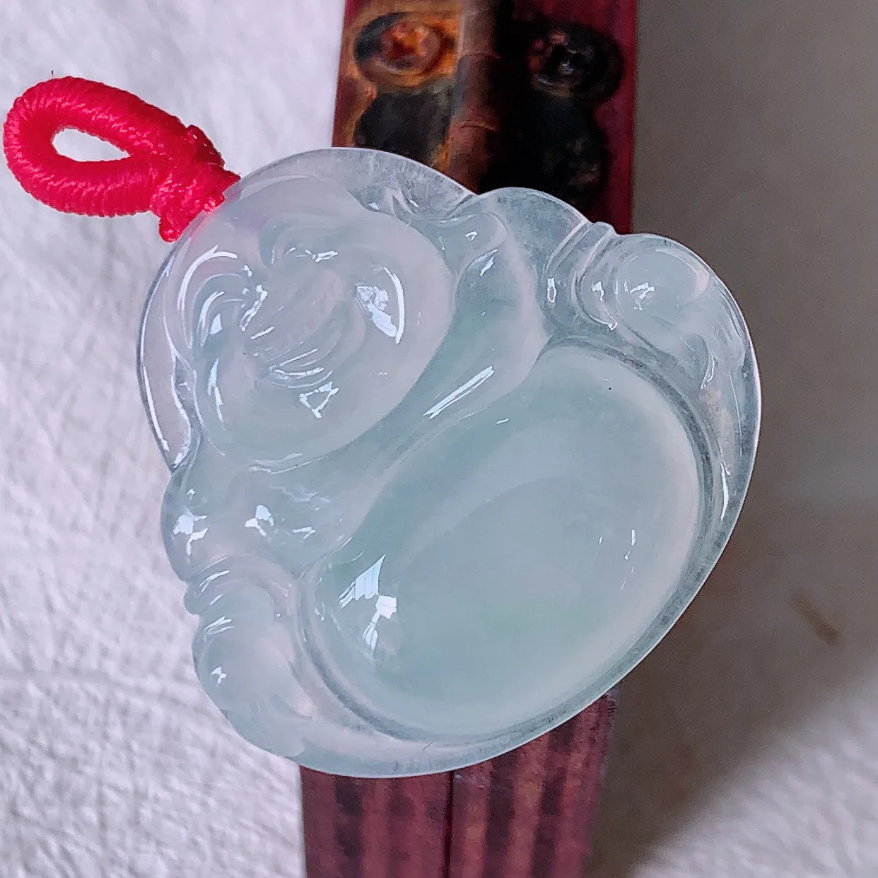 自然光实拍，冰飘花翡翠佛公吊坠，玉笑佛， 饱满开脸喜庆， 配戴优雅迷人！#03.31