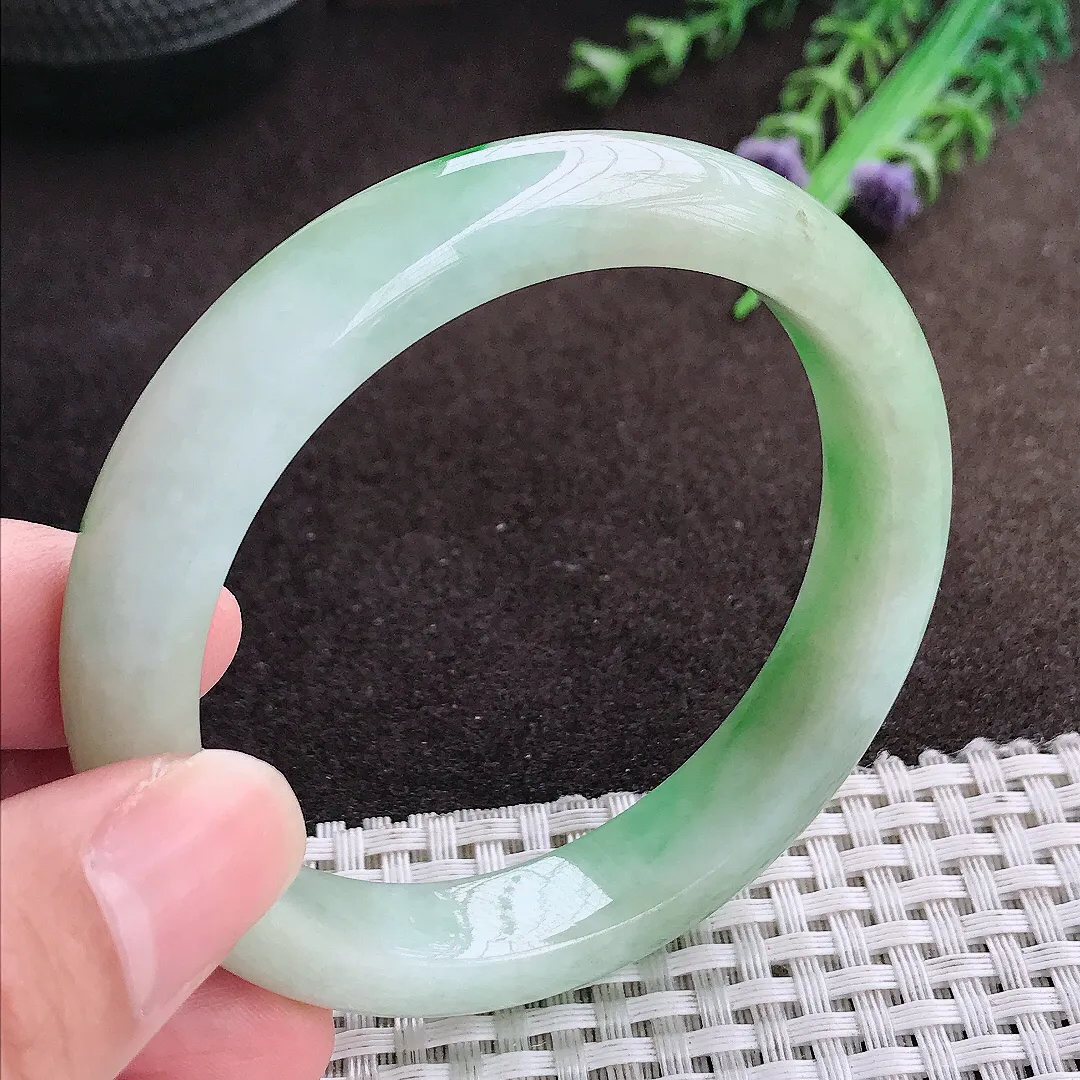 自然光56/11.9/8.2老坑精美飘阳绿手镯宽边翡翠玉镯美人镯