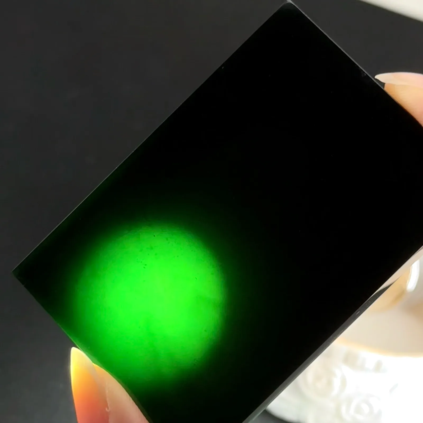 精品墨翠大无事牌 种好色正 黑度极好 打灯通透 油性十足 尺寸64