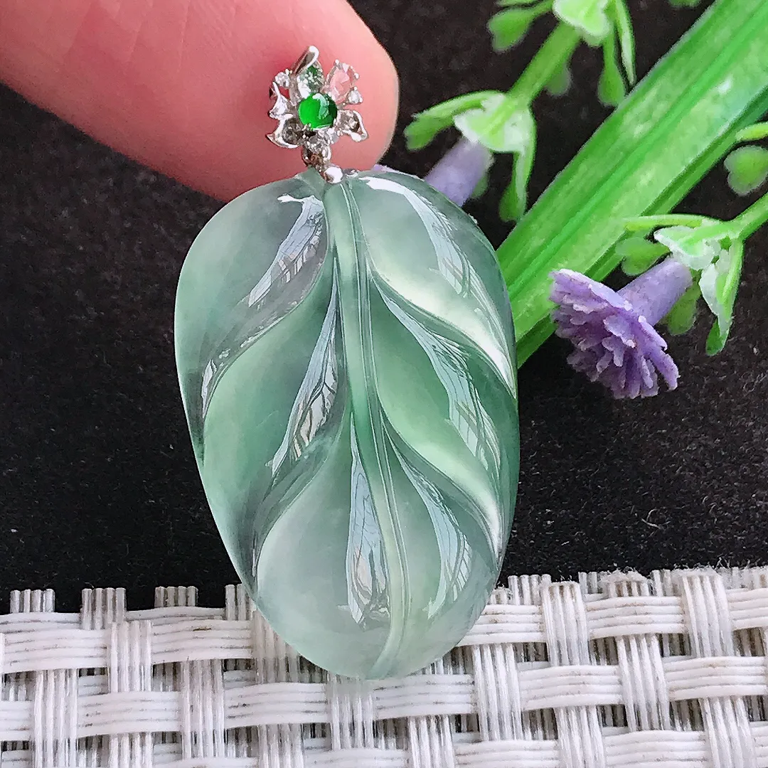 自然光29/19.5/4老坑18k金镶嵌冰种甜绿叶子吊坠翡翠玉坠挂件百搭