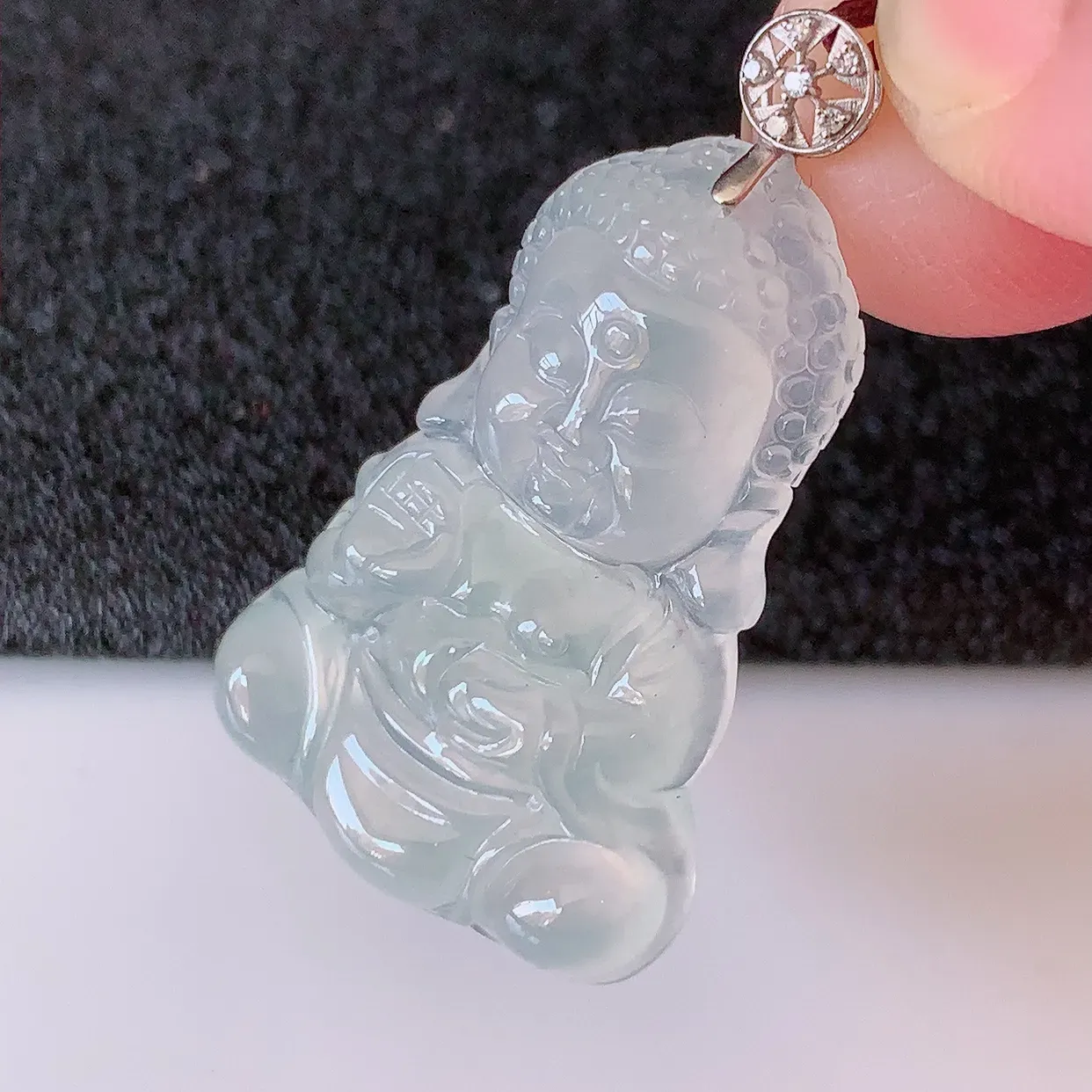 18K金镶嵌冰种翡翠保平安宝宝佛吊坠，玉质莹润，佩戴佳品，#01.31整体33裸石27.5*19-5.2mm