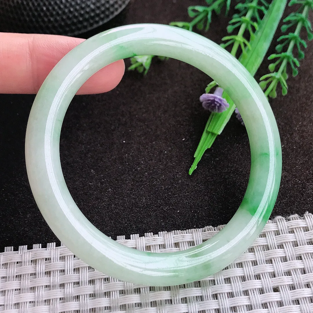 自然光55.5/8.3/8.7老坑精美油润飘阳绿圆条手镯翡翠玉镯美人镯
