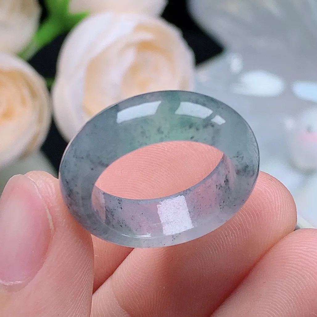 缅甸翡翠老坑冰种翡翠水润起胶乌鸡飘绿戒指玉指环  水润通透 尺寸：17.2-6.8-3.6mm 14-15号圈口1S