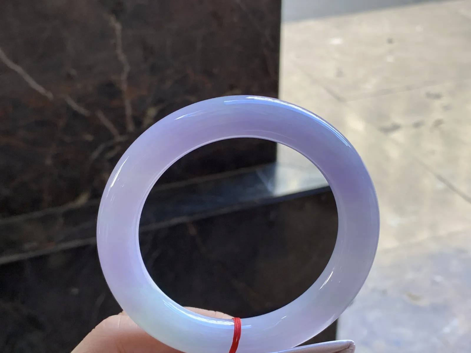 60-12

紫罗兰圆条手镯^_^颜色鲜艳 玉质温润